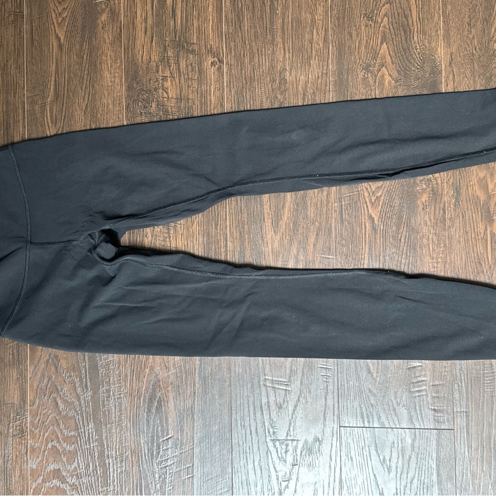 Black LuLulemon Leggings